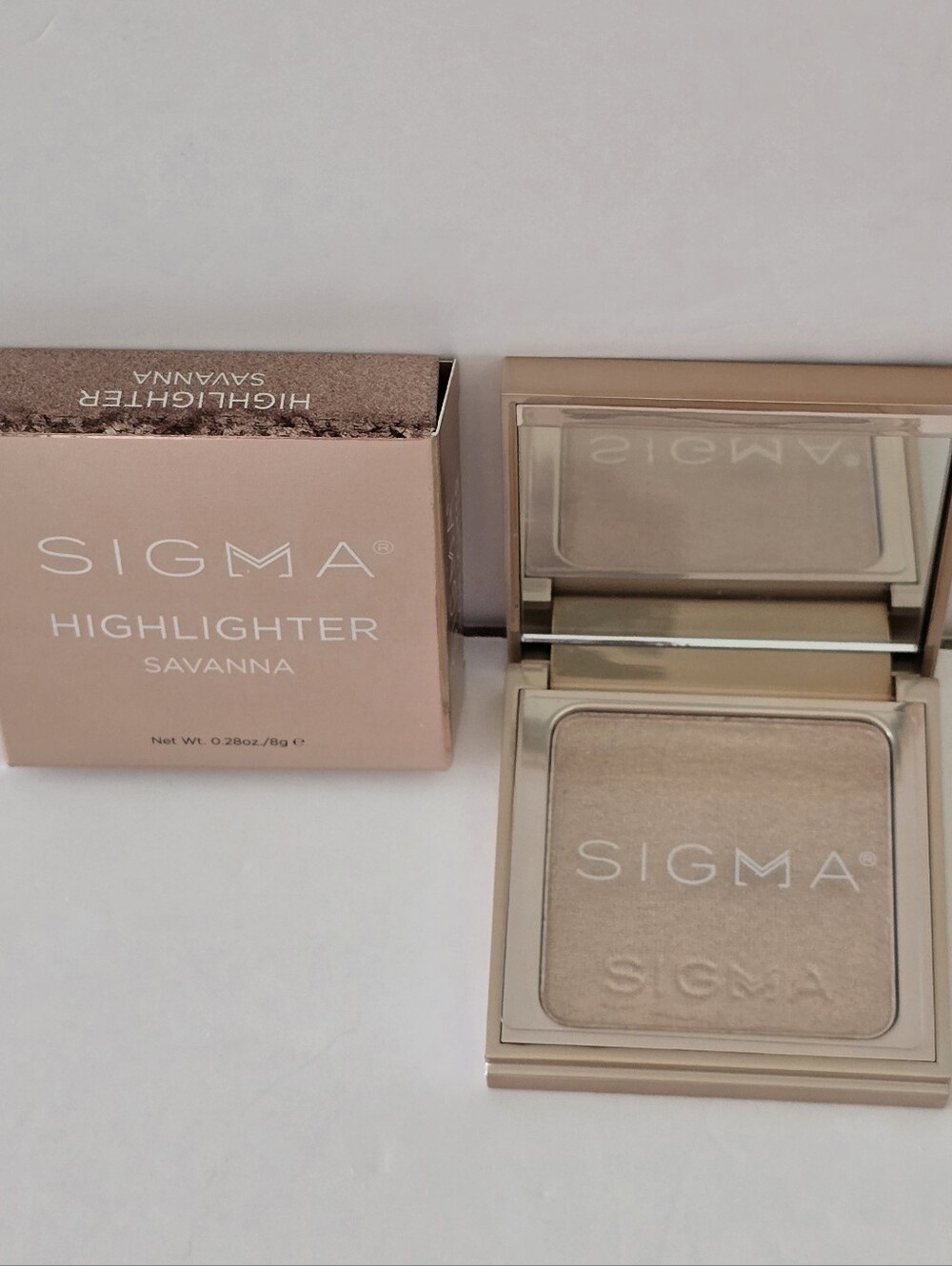 Sigma Beauty Illuminating Pressed Powder Highlighter in Savanna